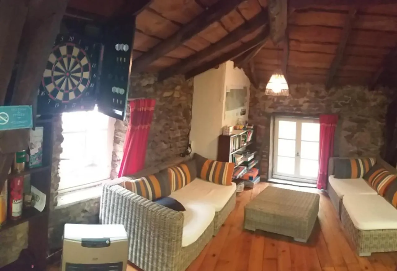 Gasthof Hotel Cedres Bleus De Joany Chez Nathalie Viviez