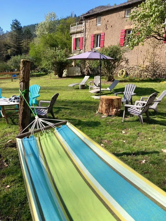 Maison d'hôtes Hotel Les Cèdres Bleus de Joany à Viviez