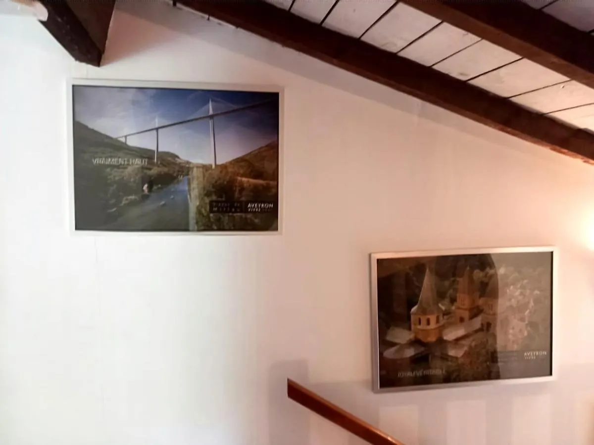 Gasthof Hotel Cedres Bleus De Joany Chez Nathalie Viviez